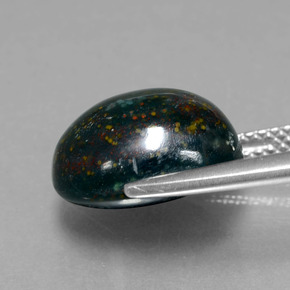 6.89カラットの天然斑点のある緑ブラッドストーン（12.5×10.5 mm・オーバルカット）