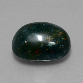 7.75カラットの天然斑点のある緑ブラッドストーン（14×10.8 mm・オーバルカット）