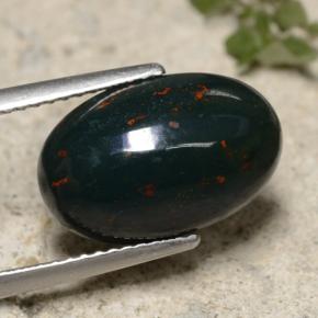 5.49カラットの天然グリーンブラッドストーン（14.6×9.4 mm・オーバルカット）