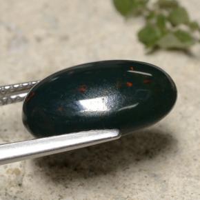 5.49カラットの天然グリーンブラッドストーン（14.6×9.4 mm・オーバルカット）