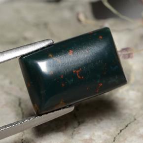 5.62カラットの天然グリーンブラッドストーン（13.1×8.4 mm・バゲット）