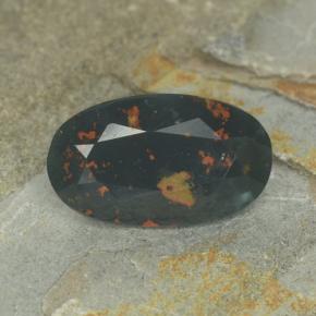3.97カラットの天然斑点のある緑ブラッドストーン（13.7×8.1 mm・オーバルカット）