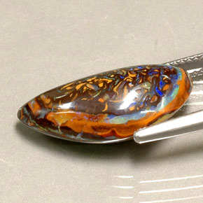 10.16カラットの天然マルチカラーボルダーオパール（21.4×10.5 mm・ファンシーシェイプ）