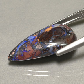9.16カラットの天然マルチカラーボルダーオパール（21.9×12.2 mm・洋梨の形）