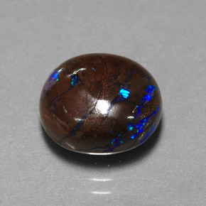 5.30カラットの天然マルチカラーボルダーオパール（10.4×9.7 mm・オーバルカット）
