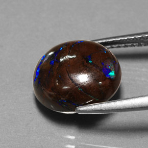 5.30カラットの天然マルチカラーボルダーオパール（10.4×9.7 mm・オーバルカット）