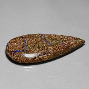 52.57カラットの天然マルチカラーボルダーオパール（48.9×23.6 mm・洋梨の形）