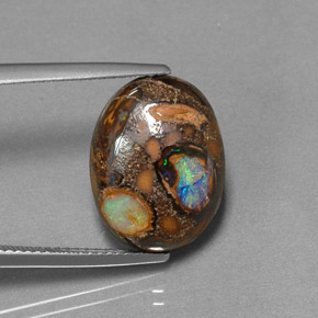 8.41カラットの天然マルチカラーボルダーオパール（15.9×12.1 mm・オーバルカット）