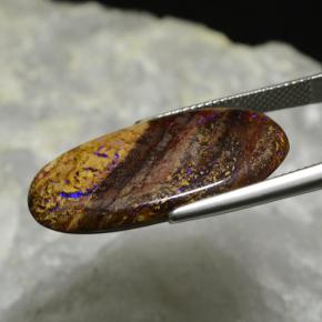 17.33カラットの天然マルチカラーボルダーオパール（28.8×14.7 mm・オーバルカット）