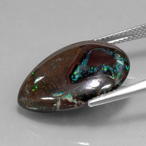16.29カラットの天然マルチカラーボルダーオパール（20.8×16.4 mm・洋梨の形）