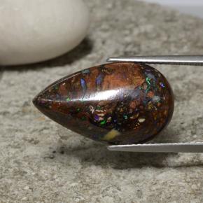 10.52カラットの天然マルチカラーボルダーオパール（21.7×13 mm・洋梨の形）
