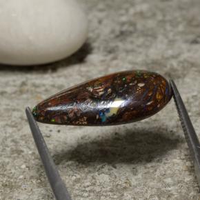 10.52カラットの天然マルチカラーボルダーオパール（21.7×13 mm・洋梨の形）