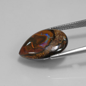 10.14カラットの天然マルチカラーボルダーオパール（17.4×12.9 mm・洋梨の形）