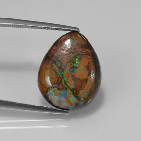 8.30カラットの天然マルチカラーボルダーオパール（16.6×13.1 mm・洋梨の形）