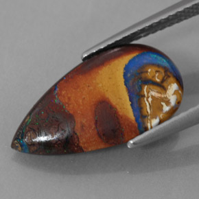 4.35カラットの天然マルチカラーボルダーオパール（17.3×9.6 mm・洋梨の形）