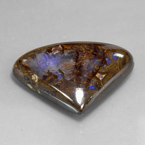 22.51カラットの天然マルチカラーボルダーオパール（26.5×19.6 mm・洋梨の形）