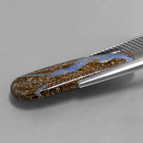 4.80カラットの天然マルチカラーボルダーオパール（25.8×8 mm・ファンシーシェイプ）