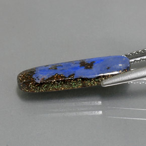 2.10カラットの天然マルチカラーボルダーオパール、ファンシーシェイプ、オペーク