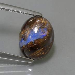 2.36カラットの天然マルチカラーボルダーオパール（10.2×8.2 mm・オーバルカット）