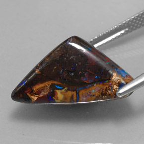 17.35カラットの天然マルチカラーボルダーオパール（20×15.4 mm・ファンシーシェイプ）