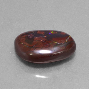 4.96カラットの天然マルチカラーボルダーオパール（13.1×9.3 mm・ファンシーシェイプ）