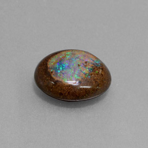 4.79カラットの天然マルチカラーボルダーオパール（12.5×11.3 mm・ファンシーシェイプ）