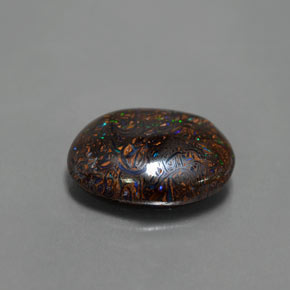 4.86カラットの天然マルチカラーボルダーオパール（13×11.1 mm・オーバルカット）