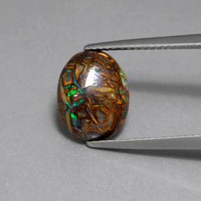 3.53カラットの天然マルチカラーボルダーオパール（11.1×8.8 mm・オーバルカット）