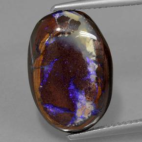 8.30カラットの天然マルチカラーボルダーオパール（17.9×12.2 mm・オーバルカット）