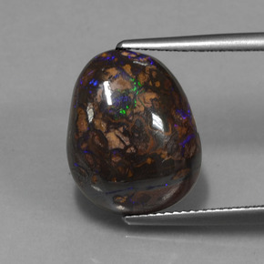 12.14カラットの天然マルチカラーボルダーオパール（16.6×13.3 mm・ファンシーシェイプ）
