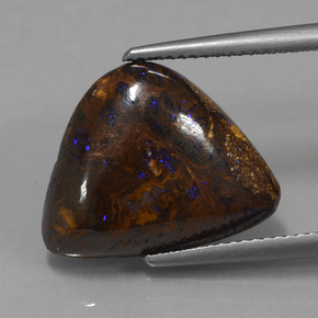 9.90カラットの天然マルチカラーボルダーオパール（17.7×14 mm・ファンシーシェイプ）