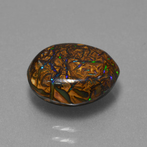 3.94カラットの天然マルチカラーボルダーオパール（11.5×9.4 mm・ファンシーシェイプ）