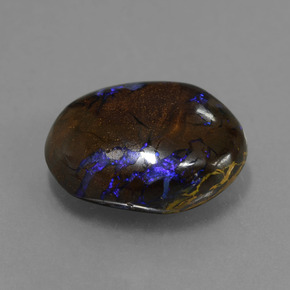 7.53カラットの天然マルチカラーボルダーオパール（14.2×11.4 mm・オーバルカット）