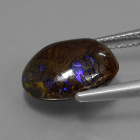 7.53カラットの天然マルチカラーボルダーオパール（14.2×11.4 mm・オーバルカット）