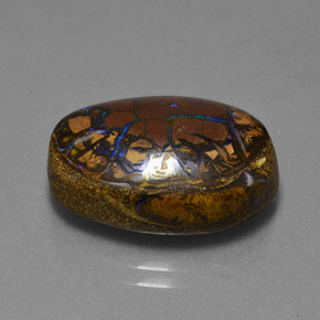 13.53カラットの天然マルチカラーボルダーオパール（19.1×13.7 mm・オーバルカット）