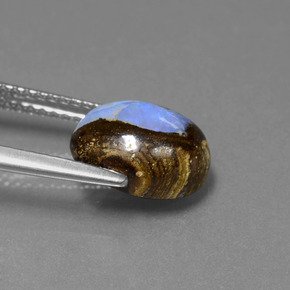 2.53カラットの天然マルチカラーボルダーオパール（10×7.8 mm・オーバルカット）