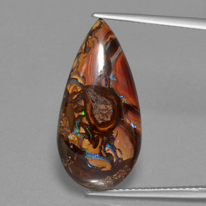 11.35カラットの天然マルチカラーボルダーオパール（23.2×11.4 mm・洋梨の形）