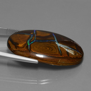 66.28カラットの天然マルチカラーボルダーオパール（39.3×28.2 mm・オーバルカット）
