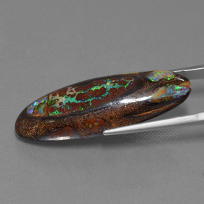 27.43カラットの天然マルチカラーボルダーオパール（35.8×12.4 mm・オーバルカット）