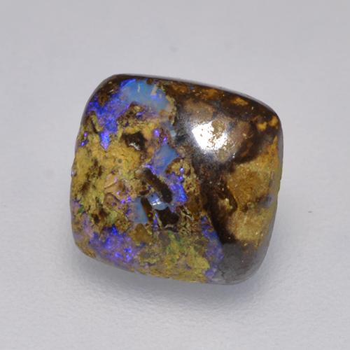 1.31カラットの天然マルチカラーボルダーオパール（7.4×7.1 mm・クッションカット）