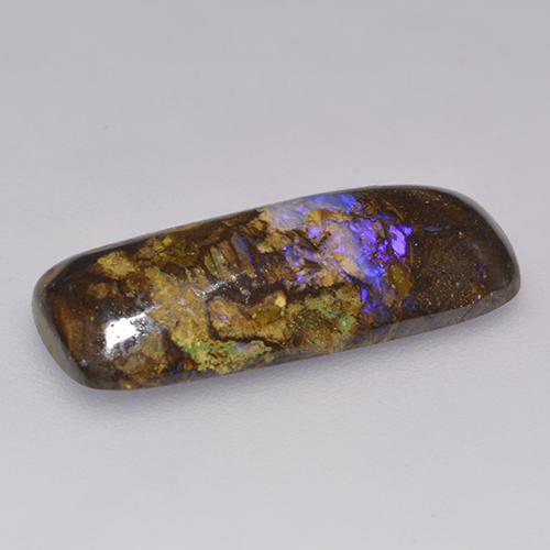 9.16カラットの天然マルチカラーボルダーオパール（22.8×9.6 mm・クッションカット）