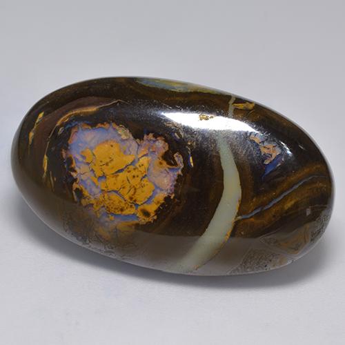 41.33カラットの天然マルチカラーボルダーオパール（31.6×18.3 mm・オーバルカット）