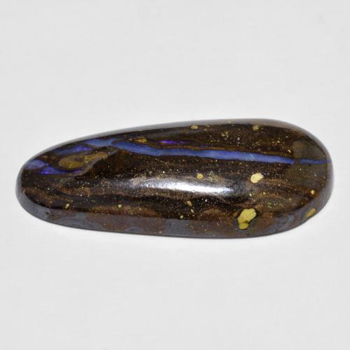 12.06カラットの天然マルチカラーボルダーオパール（26.3×11.3 mm・ファンシーシェイプ）