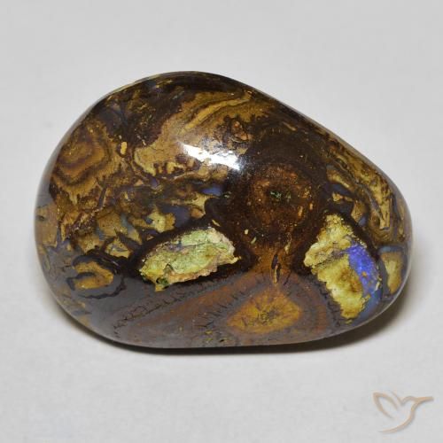 21.59カラットの天然マルチカラーボルダーオパール（24.1×18.3 mm・ファンシーシェイプ）