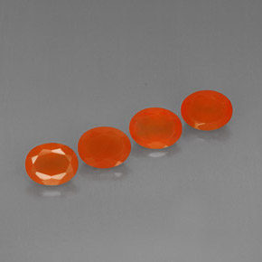 カラットの天然オレンジカーネリアン（8.9×7 mm・オーバルカット）