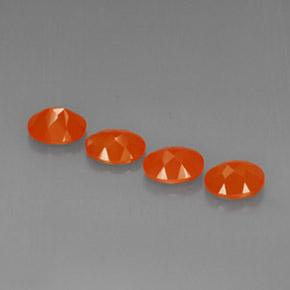 カラットの天然オレンジカーネリアン（8.9×7 mm・オーバルカット）