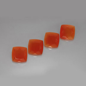 カラットの天然レッドオレンジカーネリアン（10.2×10.1 mm・クッションカット）