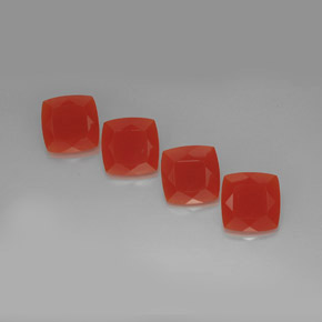 カラットの天然レッドオレンジカーネリアン（10.1×10 mm・クッションカット）