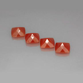 カラットの天然レッドオレンジカーネリアン（10.1×10 mm・クッションカット）