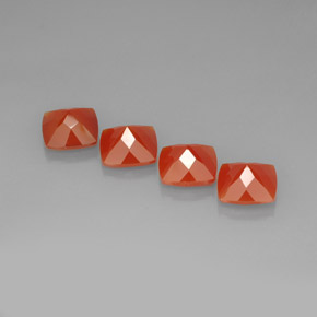 カラットの天然レッドオレンジカーネリアン（10.1×10.1 mm・クッションカット）